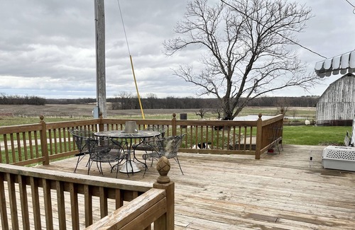 Dawn Autre | Hunters Paradise 3. 2 miles from Bunch Hollow Conservation.