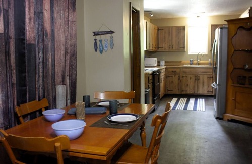 Williamsville Maison | Hunting/Fishing Cabin at Lake Wappapello