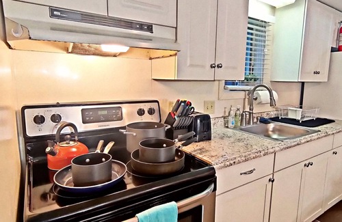 Huntington Appartement | Le joyau caché de Huntington! Appartement 1 chambre avec bain à remous