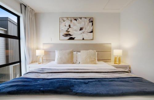 Auckland Maison | Huntington Townhouse with Patio and Parking