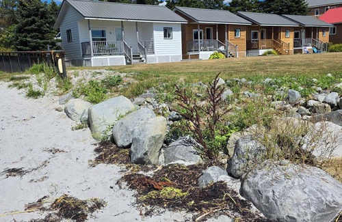 Hunts Point Cabine | Hunts Point 2-Bed Coastal Retreat - Cottage # 9