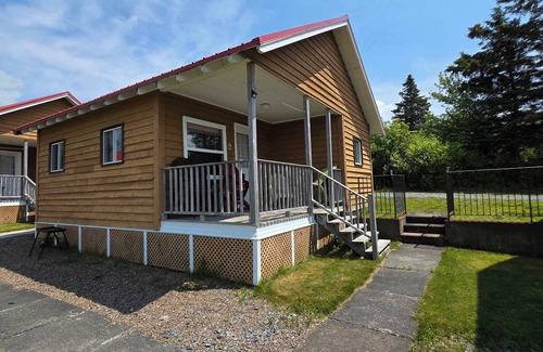Hunts Point Cabine | Hunts Point 2-BR Coastal Retreat - Cottage # 2