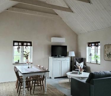 Sjorup Maison | Hus i mysig by nära havet