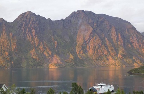 Loppa Maison | Hus i Sør-Tverrfjord