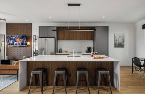 Casa Granada Townhouses Maison | Hush House - Hot Tub - Heart of Old Town