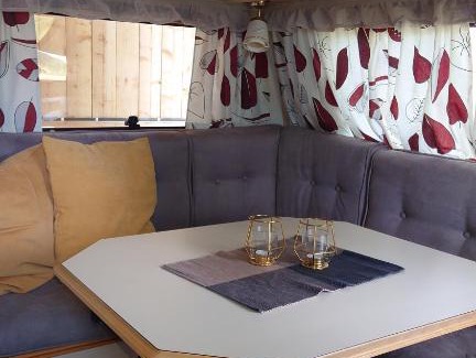 Osthammar Appartement | Husvagn i lantlig miljö Roslagen