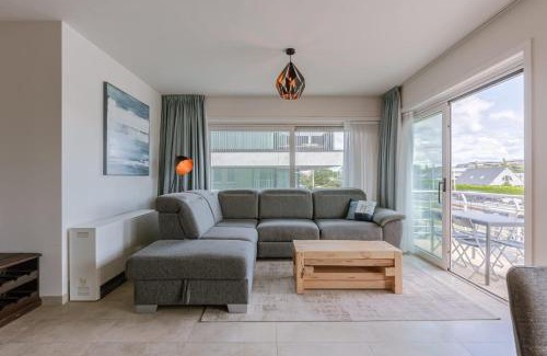 Koksijde Appartement | Huswell - Family Apartment with Balcony near Coast