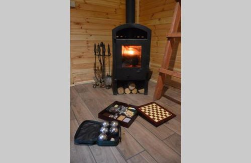 Kolczyglowy Chalet De Ski | hut in the mid. of nowhere + priv pond+3 ha