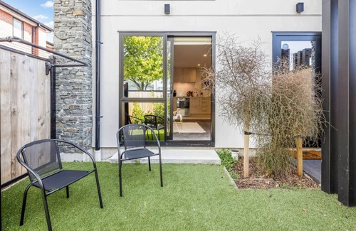 Lower Hutt Maison | Hutt Hideaway on Milne