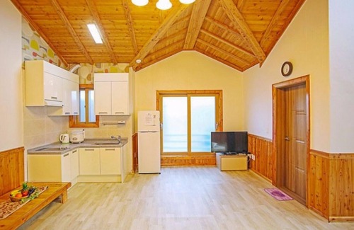 Goesan Maison | Hwayang Gyegok Domyeongsan Pension