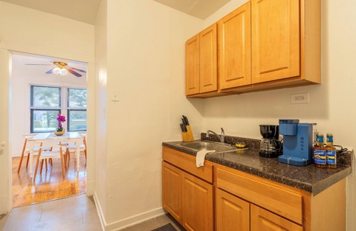 Hyde Park Appartement | Hyde Park Chic 1BR Prime Location Near University of Chicago