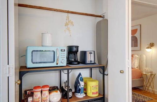 Hyde Park Maison | Cozy Guesthouse: Private Entrance w/Parking in Hyde Park