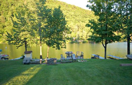 Poultney Maison | Hydrangea Cottage