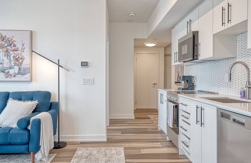 Kitchener Appartement | Hydropool Spa HotTub/Bowling Alley/Patio/BBQ/Games - Gorgeous Corner Condo