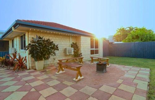 Eli Waters Appartement | 'Hygge' Family-Friendly Comfort in Hervey Bay