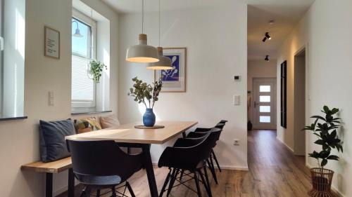 Hoffenheim Appartement | Hygge Home - mit Garten und Stellplatz für Feriengäste-, Monteure/Netflix/10 min. zur Sinsheim Therme und zur Autobahn