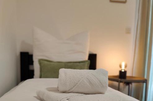 Hoffenheim Appartement | Hygge Home - mit Garten und Stellplatz für Feriengäste-, Monteure/Netflix/10 min. zur Sinsheim Therme und zur Autobahn