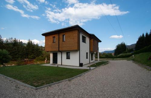 Sarnitsa Maison | Hyggemate - Nordic Villa with Sauna & Jacuzzi Retreat