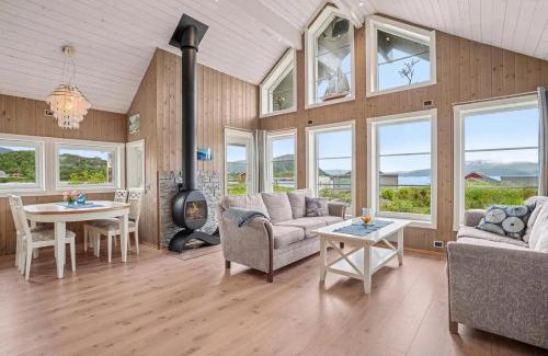 Botnhamn Maison | Hytte ved havet på Brensholmen, nær Sommarøy, Tromsø