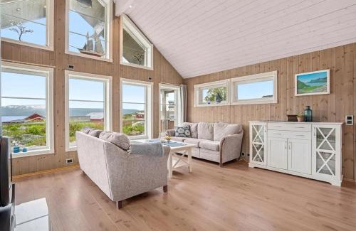 Botnhamn Maison | Hytte ved havet på Brensholmen, nær Sommarøy, Tromsø