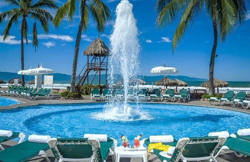 Las Jarretaderas Appartement | I bedroom suite sleeps 2. living room sleeps 4 . kitchenette and bathroom