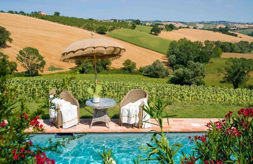Ostra Vetere Villa | I Girasoli - Cinq Chambres Villa, Couchages 10