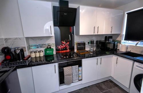 Thamesmead East Maison | I Love London! A STUNNING 2Bed Home Sleeps 1-4!
