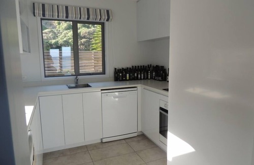 Paekakariki Maison | Beach front unitaire de 3 chambres avec vue imprenable