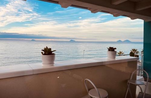Sant'Agata di Militello Appartement | "I MORI LUXORY APARTMENTS" - Attico mansardato con incantevole vista mare