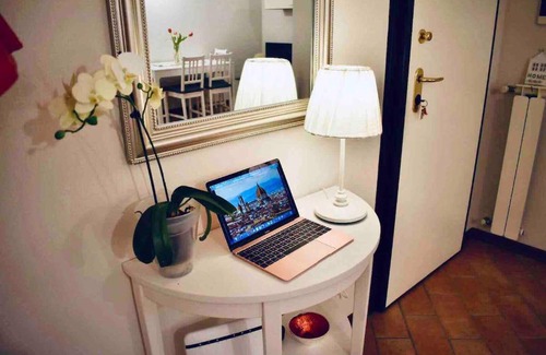 Isolotto Appartement | I NAVICELLAI TRAMWAY AND PARKING 8 MIN TO CENTER