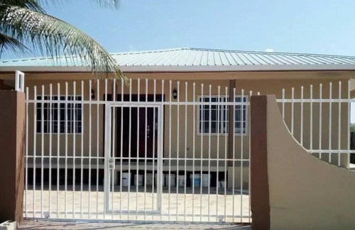 Belize City Maison | I & R Home