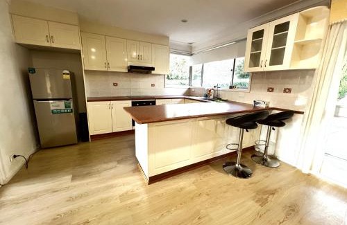 Baulkham Hills Maison | I Room