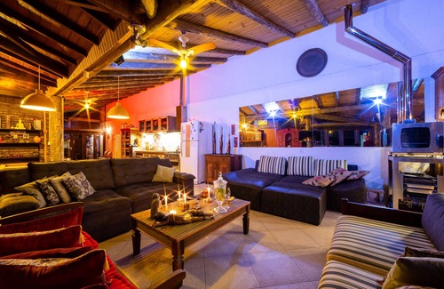Praia do Rosa Maison | Ibiraquera Guest House Beautiful villa with pool and jacuzzi