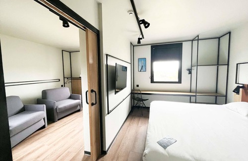 Lunel Hôtel | Ibis Lunel Petite Camargue