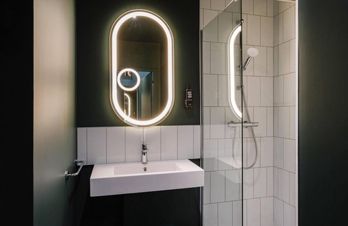 Jonage Hôtel | ibis Lyon Meyzieu