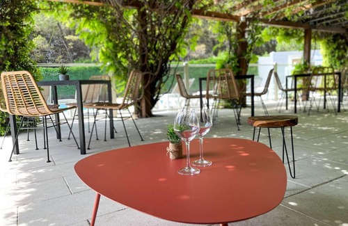 Costieres Hôtel | ibis Nîmes Ouest - A9