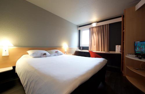 Lons Hôtel | ibis Pau Lescar