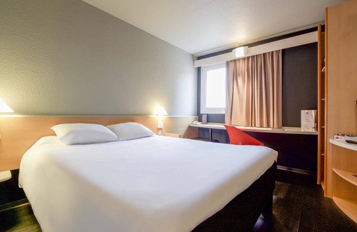 Lescar Hôtel | ibis Pau Lescar