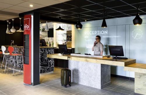 Le Coteau Hôtel | Ibis Roanne Le Coteau Hotel Restaurant