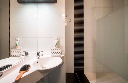 Val-de-Reuil Hôtel | ibis Styles Rouen Val De Reuil