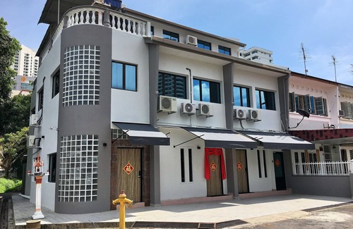 Downtown George Town Maison | iBook10 Deluxe Loft Suite Room by iBook Homestay