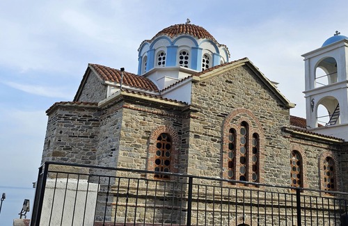 Armenistis Cottage | Icarus Blue Cottage Escape. The Greek island of Ikaria is a Blue Zone Island