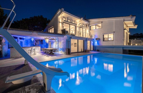 Gialiskari Villa | Icarus Luxury Beachfront Villa