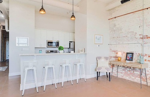 Newport News Appartement | ❤️Ice Ice Baby❤️Downtown Newport News!