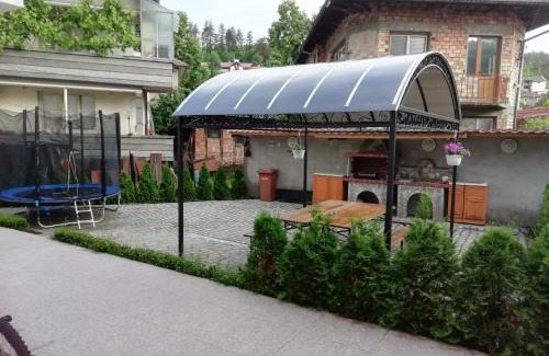 Tryavna Maison | Iceberg