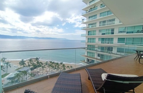 North Hotel Zone Copropriété | ICON VALLARTA 2-1402 ESPECTACULAR VIEW OF BANDERAS BAY CONDO