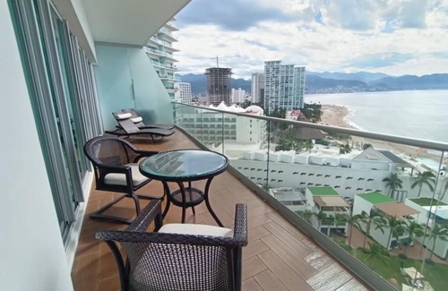 North Hotel Zone Copropriété | ICON VALLARTA 2-1402 ESPECTACULAR VIEW OF BANDERAS BAY CONDO