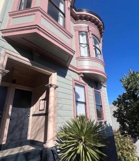Russian Hill Appartement | Iconic 3 bedroom with Sweping Bay City Views, 100 Walk Score