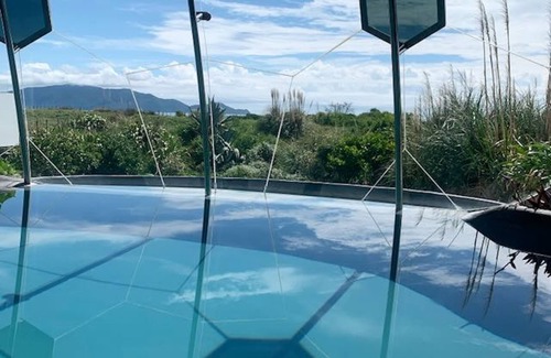 Peka Peka Maison | Iconic & Curvaceous Beach House
