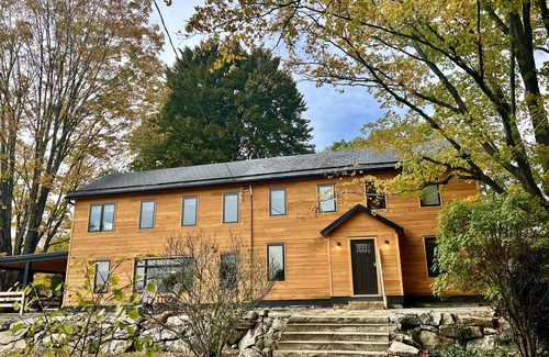 Columbia Maison | Iconic Forest Retreat with Pool & Hot Tub in the Delaware River Valley